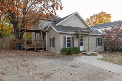 203 W Miller St, Fayetteville, AR 72703
