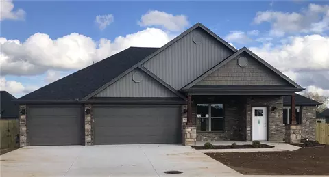 2016 Flynn St, Pea Ridge, AR 72751