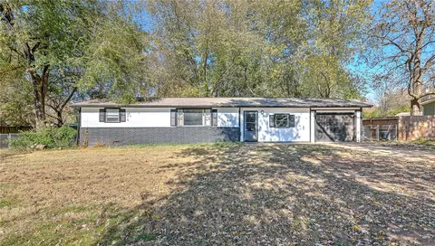 48 Mecca St, West Fork, AR 72774