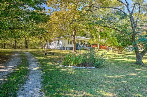206 Academy Rd, Berryville, AR 72616