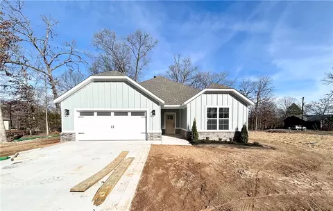 39 Dunbarton Dr, Bella Vista, AR 72715