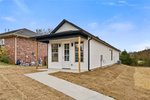 18563 South St, Springdale, AR 72764