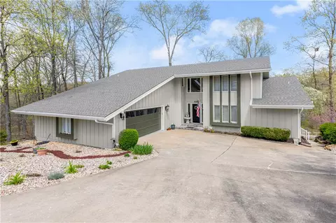 40 Branchwood Dr, Bella Vista, AR 72715