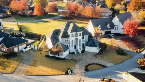84 W Champions Blvd, Rogers, AR 72758