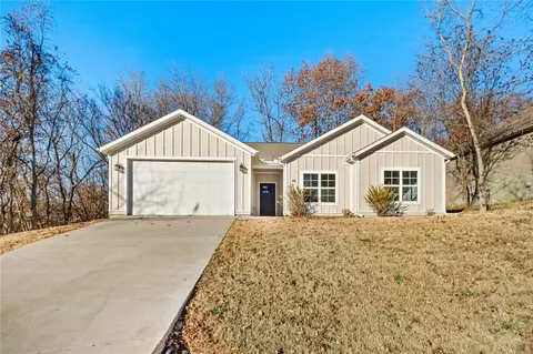 48 Penzance Dr, Bella Vista, AR 72714