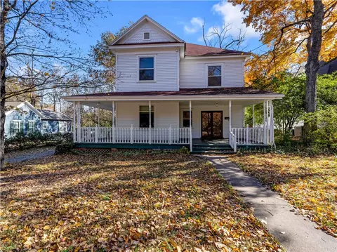 520 N Willow Ave, Fayetteville, AR 72701