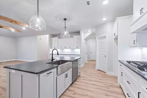Kitchen - 1271 Red Maple St, Centerton, AR 72719 photo 3 of 4