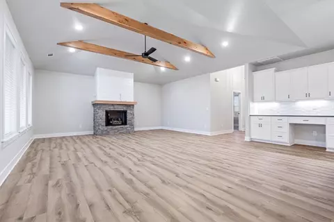 Living - 1271 Red Maple St, Centerton, AR 72719 photo 2 of 2