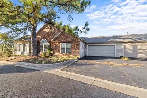 2394 W Pinehills #3, Fayetteville, AR 72704