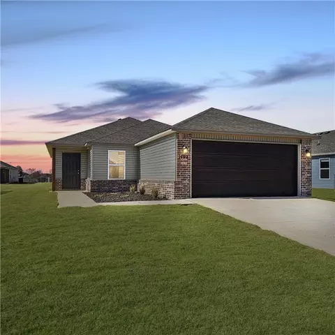 3511 N Scarlet Ln, Siloam Springs, AR 72761