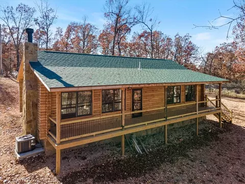 55 Swan Ln, Pineville, MO 64856