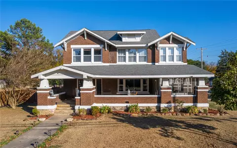 305 N Elm St, Paris, AR 72855