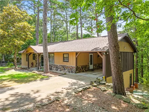 28 Emporia St, Eureka Springs, AR 72632