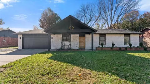 413 SW 10th St, Bentonville, AR 72712