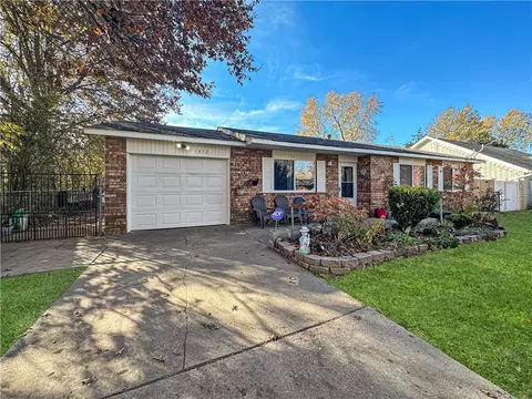 1412 W Bishop Dr, Rogers, AR 72756