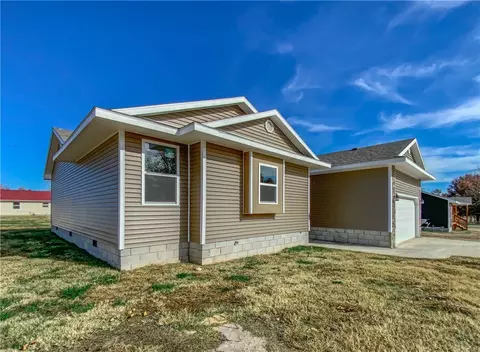 702 Mulberry St, Green Forest, AR 72638