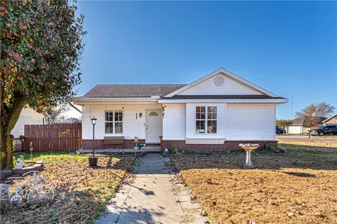 600 E Hardwood Dr, Rogers, AR 72758