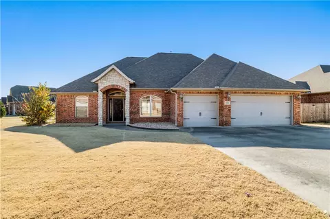 2101 SW Pinoak Ave, Bentonville, AR 72712