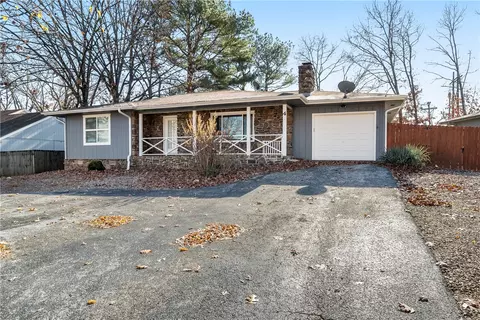 4 Elizabeth Dr, Bella Vista, AR 72715