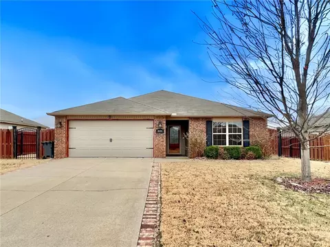 604 W Gillian Ave, Rogers, AR 72758