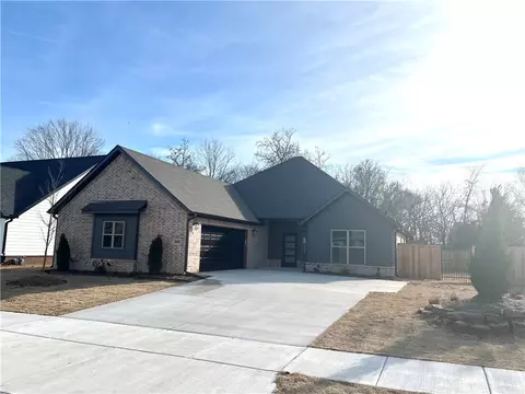 3305 SW Sandalwood Ave, Bentonville, AR 72713