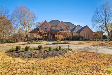 2642 N Timberglen Ln, Fayetteville, AR 72701