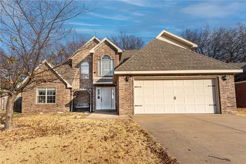 1207 N Latisha Ln, Siloam Springs, AR 72761