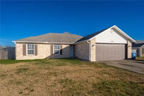2480 D J Duvall Dr, Pea Ridge, AR 72751