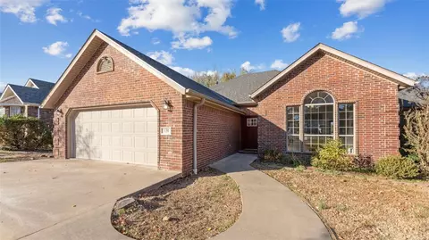330 W Ridgedale Dr, Farmington, AR 72730