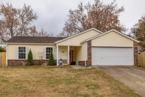 3173 W Woodridge Dr, Fayetteville, AR 72704