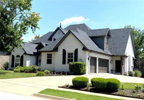 3329 Waterstone Dr, Fayetteville, AR 72764