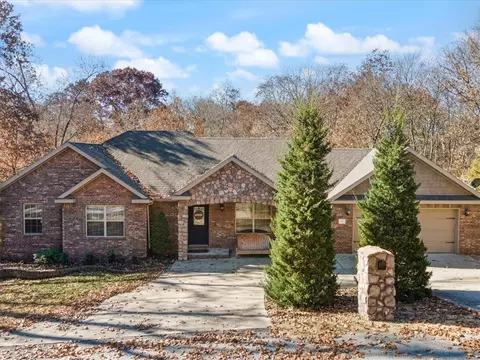 10 Cresswell Ln, Bella Vista, AR 72714