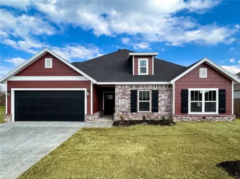 312 Dobson St, Pea Ridge, AR 72751