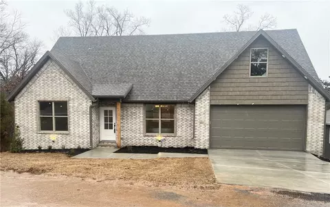 19 Shropshire Dr, Bella Vista, AR 72714