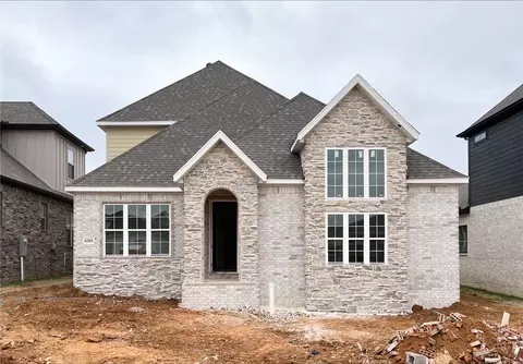 6303 SW Luna Ln, Bentonville, AR 72713