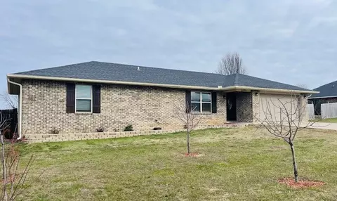 21024 Richard Ct, Siloam Springs, AR 72761