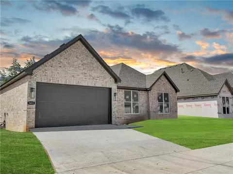 3451 E Greystone Dr, Fayetteville, AR 72764