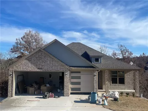 3006 NE Doyle Dr, Bentonville, AR 72712