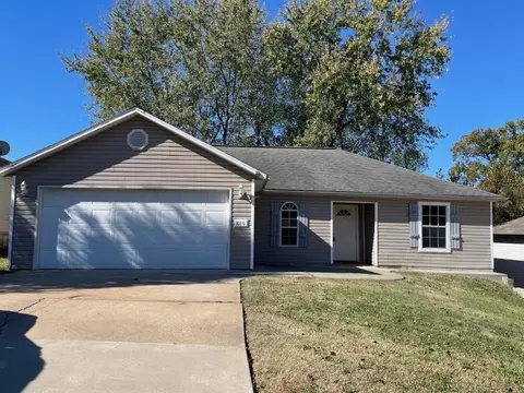 1016 S E St, Rogers, AR 72756