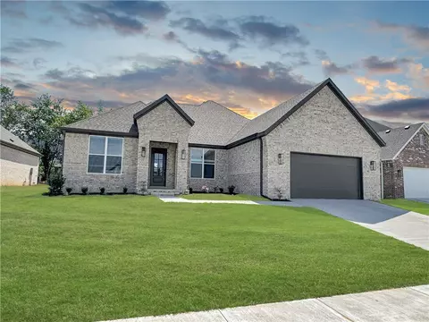 3571 E Greystone Dr, Fayetteville, AR 72764