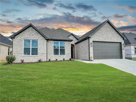 3414 E Greystone Dr, Fayetteville, AR 72764