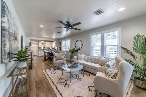 1059 Main St, Gentry, AR 72734