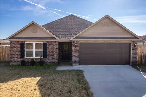 899 Maddy St, Elkins, AR 72727