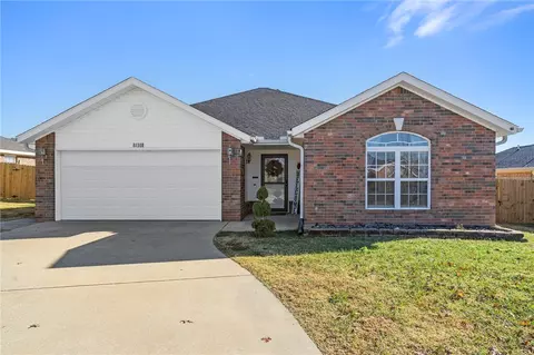 430 N Brookfield Dr, Centerton, AR 72719
