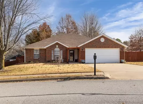 5001 Avondale Ln, Springdale, AR 72762