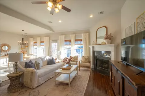 440 Asboth Dr, Centerton, AR 72719