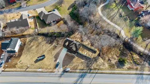 2606 W Olive St, Rogers, AR 72756