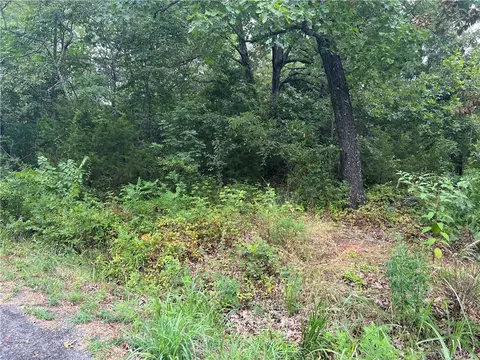 4 Chichester Circle, Bella Vista, AR 72712