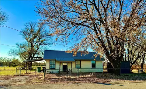 652 Summers Rd, Springdale, AR 72762