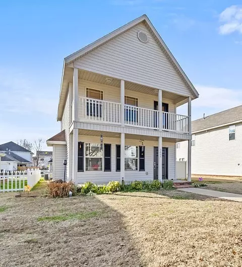 3603 N Tower Cir, Fayetteville, AR 72704